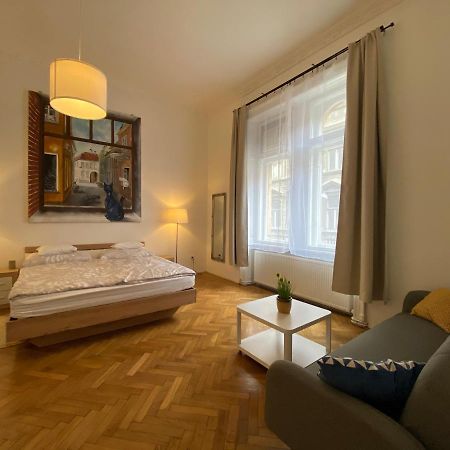 3 Bedrooms- Central Quarter Apartment Budapest Exterior photo