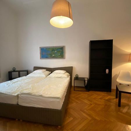 3 Bedrooms- Central Quarter Apartment Budapest Exterior photo
