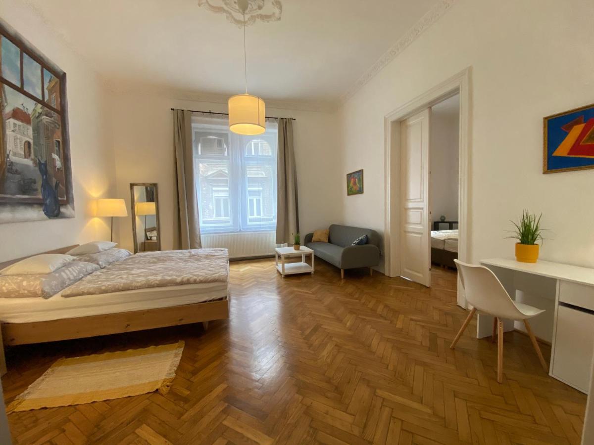 3 Bedrooms- Central Quarter Apartment Budapest Exterior photo