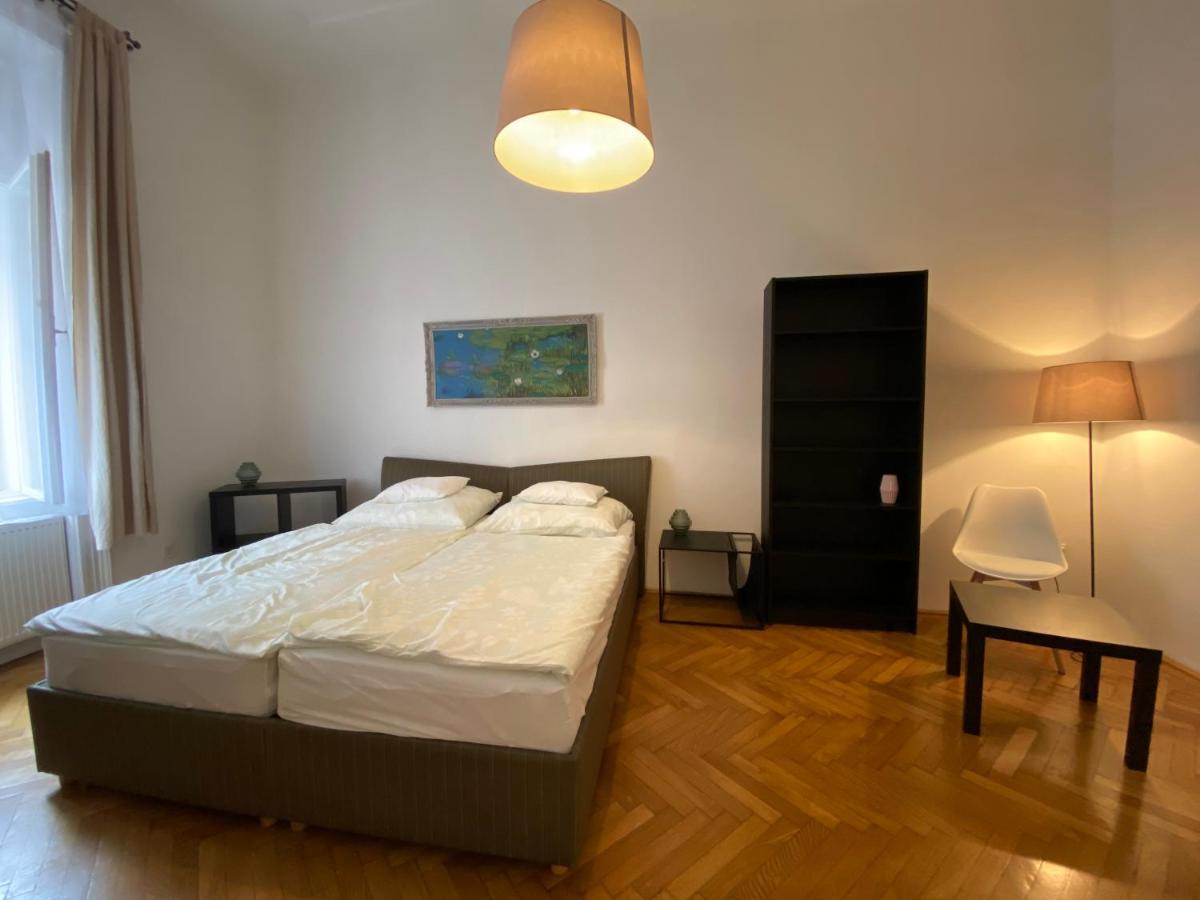 3 Bedrooms- Central Quarter Apartment Budapest Exterior photo