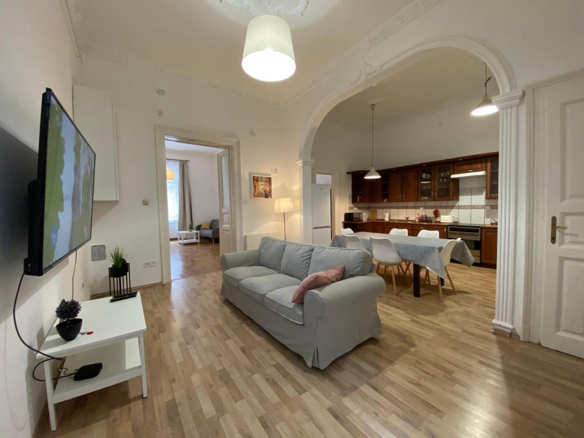 3 Bedrooms- Central Quarter Apartment Budapest Exterior photo