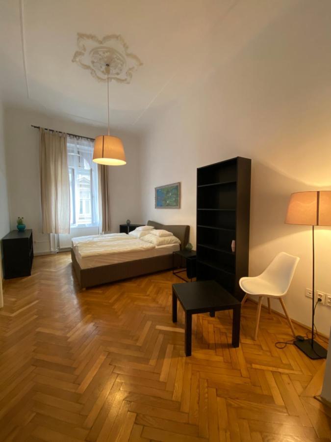 3 Bedrooms- Central Quarter Apartment Budapest Exterior photo